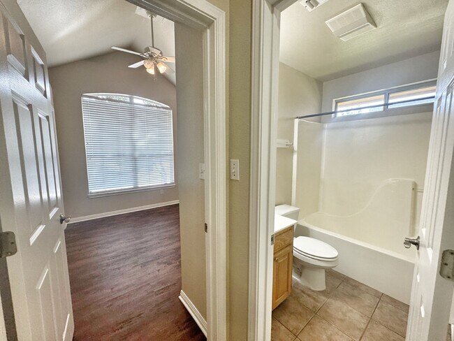 Building Photo - 2062 N Ranch Estates Blvd