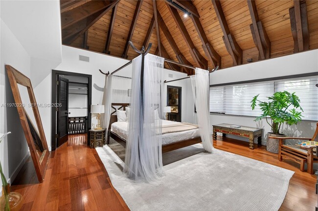 Building Photo - 14 W San Marino Dr