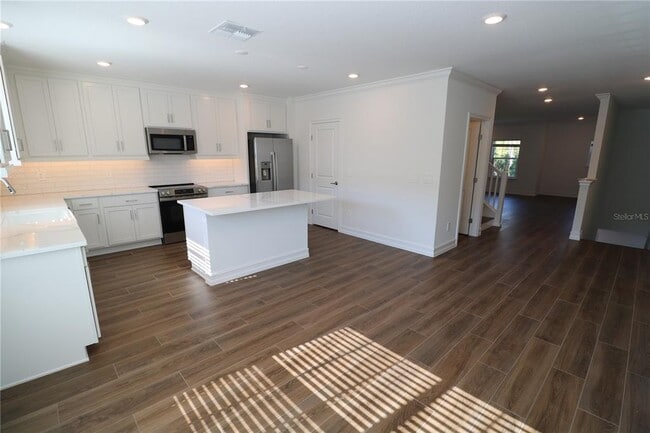 Building Photo - 4510 S Manhattan Ave