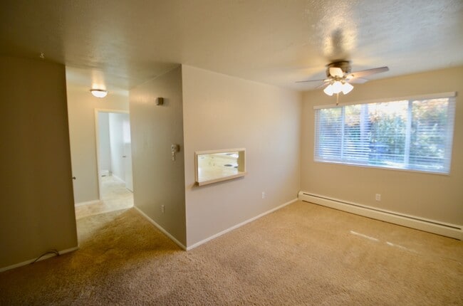 Interior Photo - 5705 S Pearl St