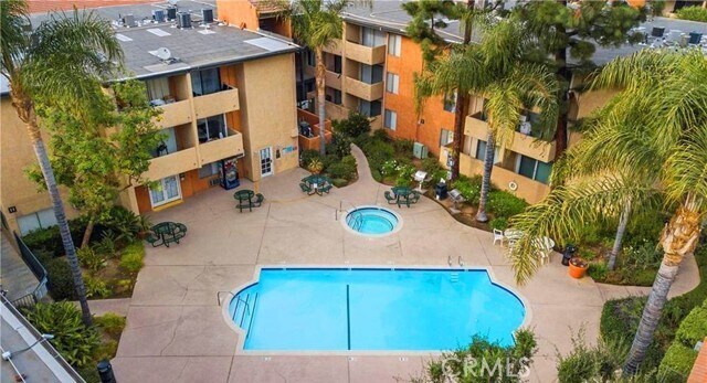 Building Photo - 15425 Sherman Way