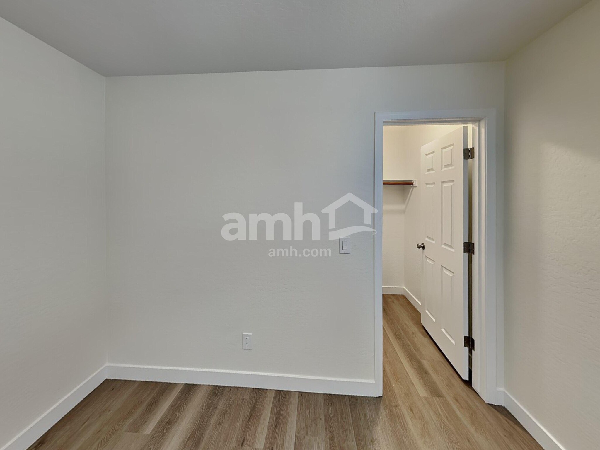 Building Photo - 22428 W Solano Dr