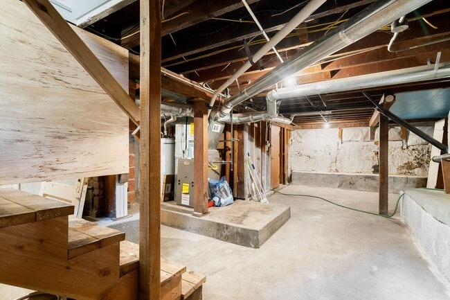 Building Photo - Charming Solar Home in Portland Woodlawn Neighborhood