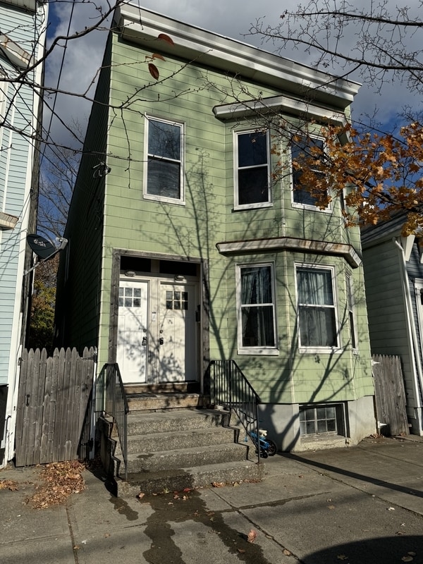 Building Photo - 597 2nd St