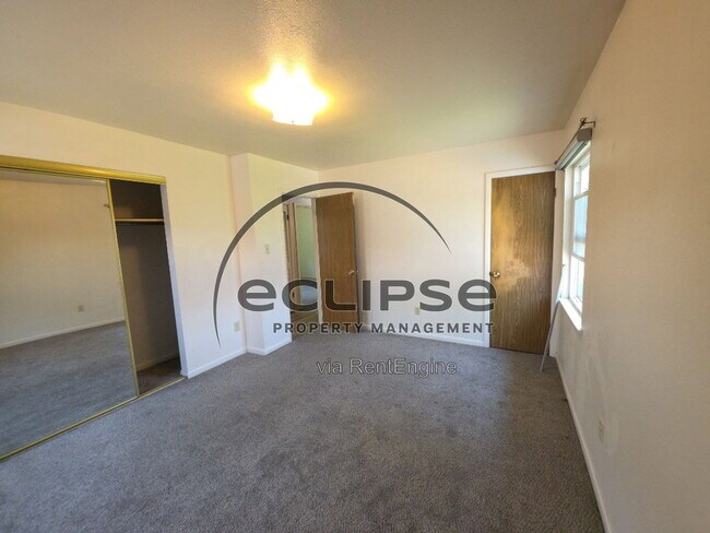 Building Photo - 721 Lee Dr