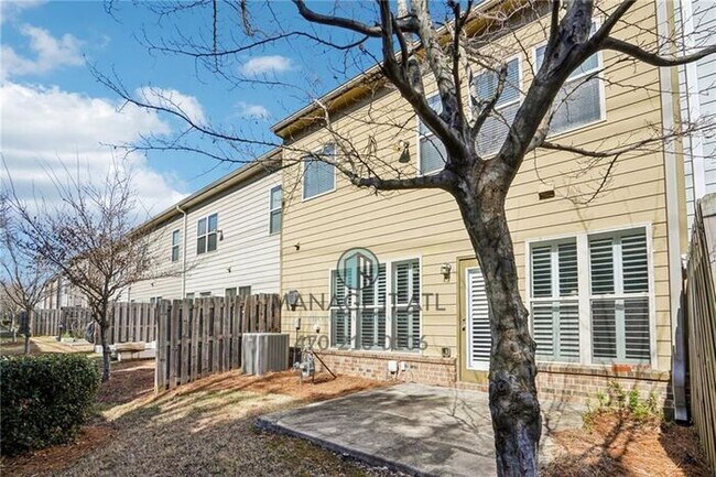 Building Photo - Move-in-ready 3 bedroom townhome in Duluth