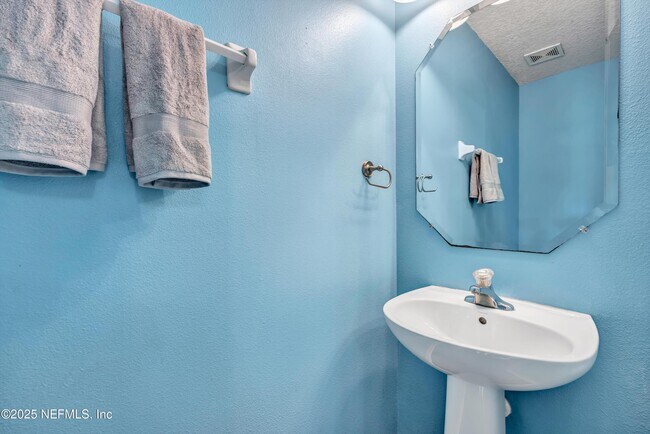 Building Photo - 427 Cabernet Pl