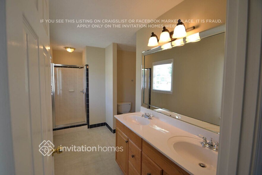 Building Photo - 3945 Thornhill Dr SW