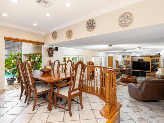 Building Photo - 6556 NW 87th Ave