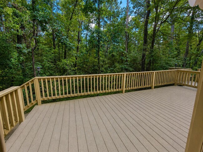 Building Photo - 573 Bluebonnet