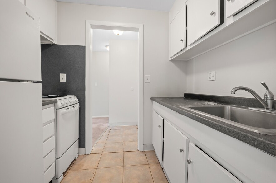 Building Photo - 43 Olcott Dr