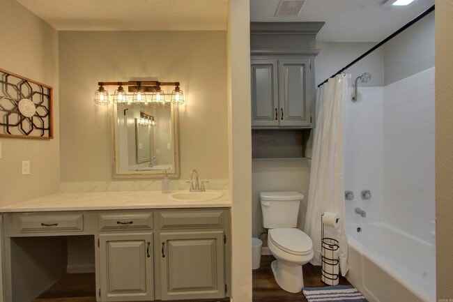 Building Photo - 3516 Skyline Blvd