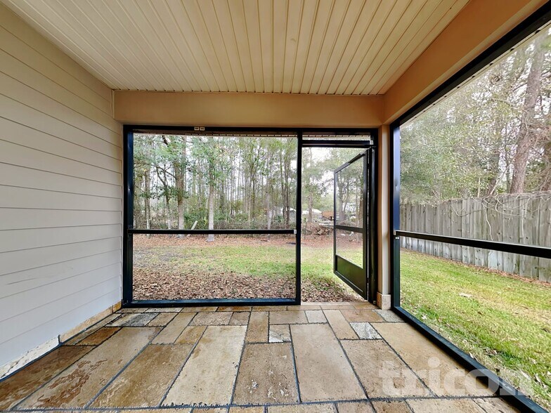 Building Photo - 8919 Weston Living Way