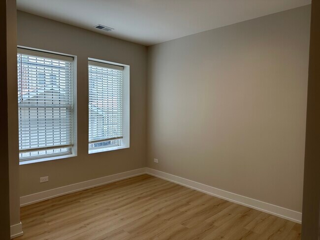 Building Photo - 1546 N Homan Ave.