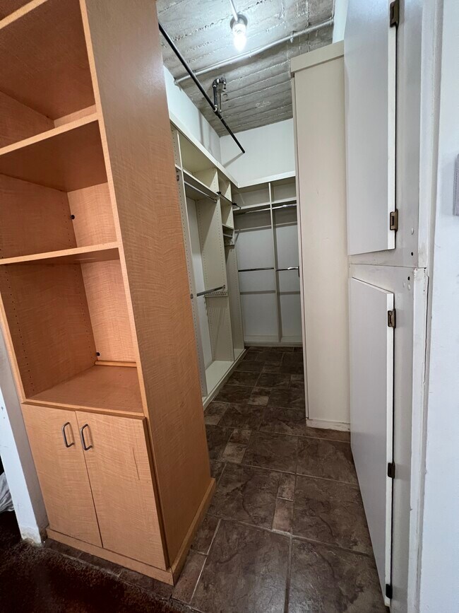 Building Photo - 1122 Jackson St