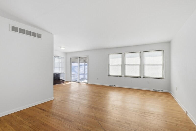 Building Photo - 4315 Spencer St