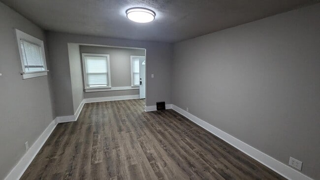 Building Photo - 1109 Cedar St