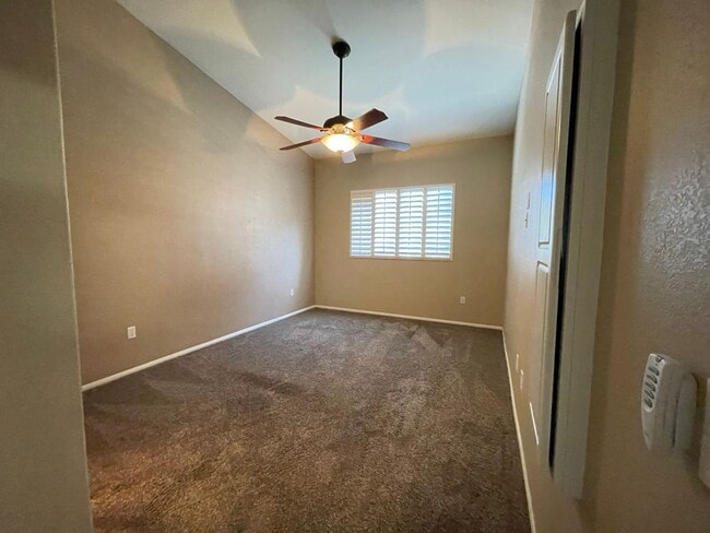 Building Photo - Mission Ridge Condos-Gorgeous 2nd Floor Un...