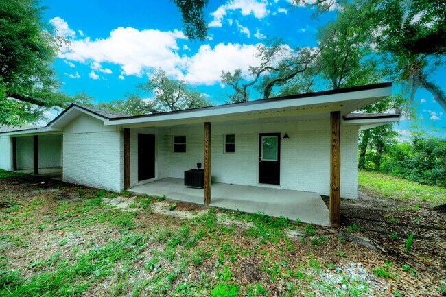 Building Photo - Freshly Renovated 2 Bed apartment in Lynn ...