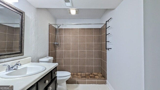 Building Photo - 2510 Cove Rd