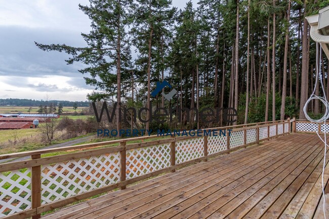 Building Photo - Charming Woodland Retreat in Coupeville, WA!