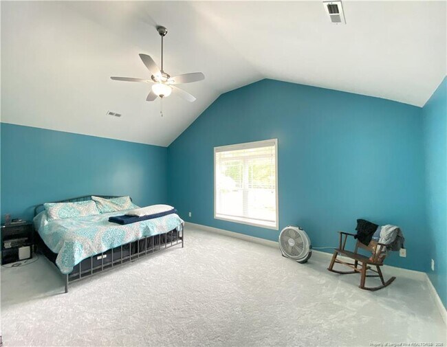 Building Photo - 351 Maplewood Dr