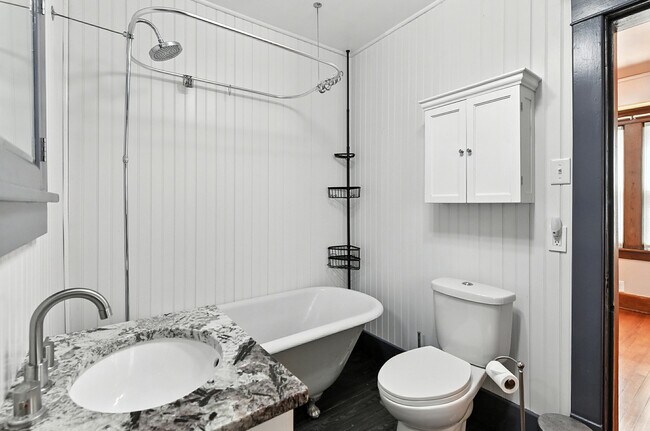 Building Photo - 2965 Harris Street