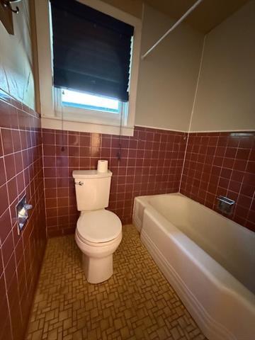 Building Photo - 909 S Brown Ave