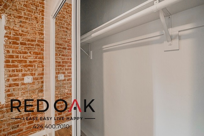 Building Photo - 974 S Gramercy Pl