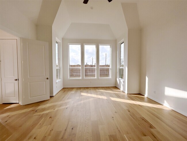 Building Photo - 5222 Tahoe Ct