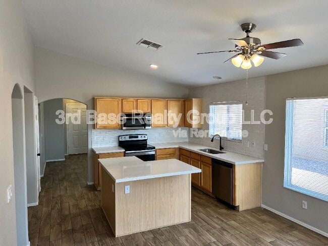 Building Photo - 724 S 223rd Ln
