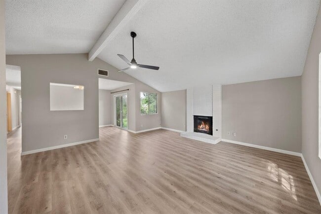 Building Photo - 2404 Broken Oak Dr