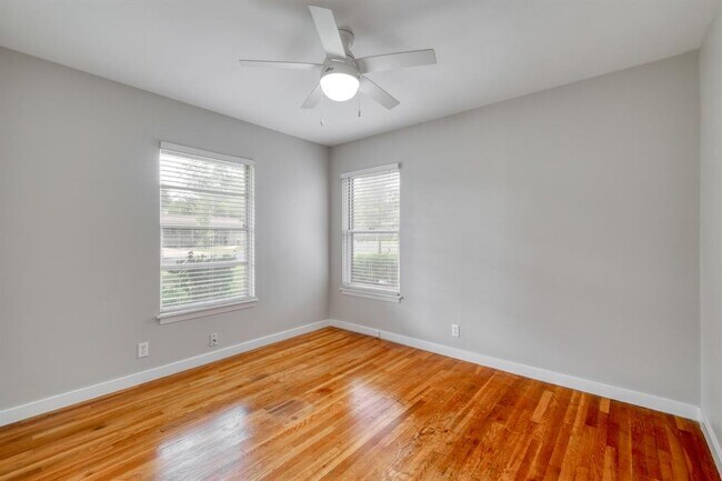 Building Photo - 8202 Polar Dr