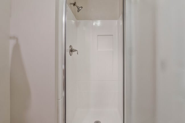 Building Photo - 1226 Quaker Ridge Dr