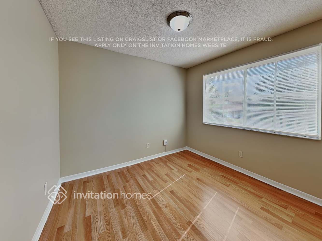 Building Photo - 10621 SW 14th Ct