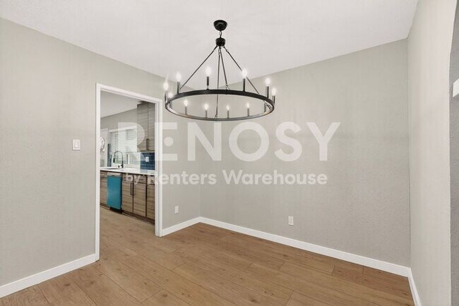 Building Photo - Refreshed Plano Gem  ****Rent Concession - 2nd Month Free****
