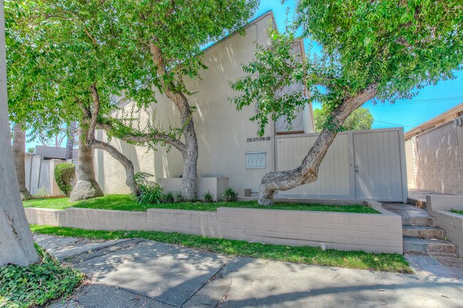 Building Photo - 281 S Church Ln