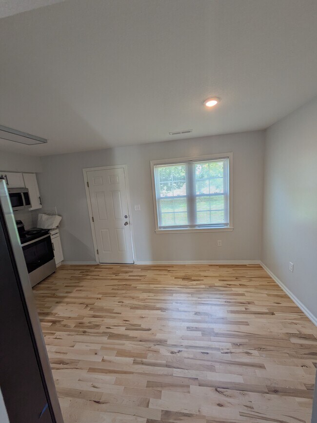 Building Photo - 918NP