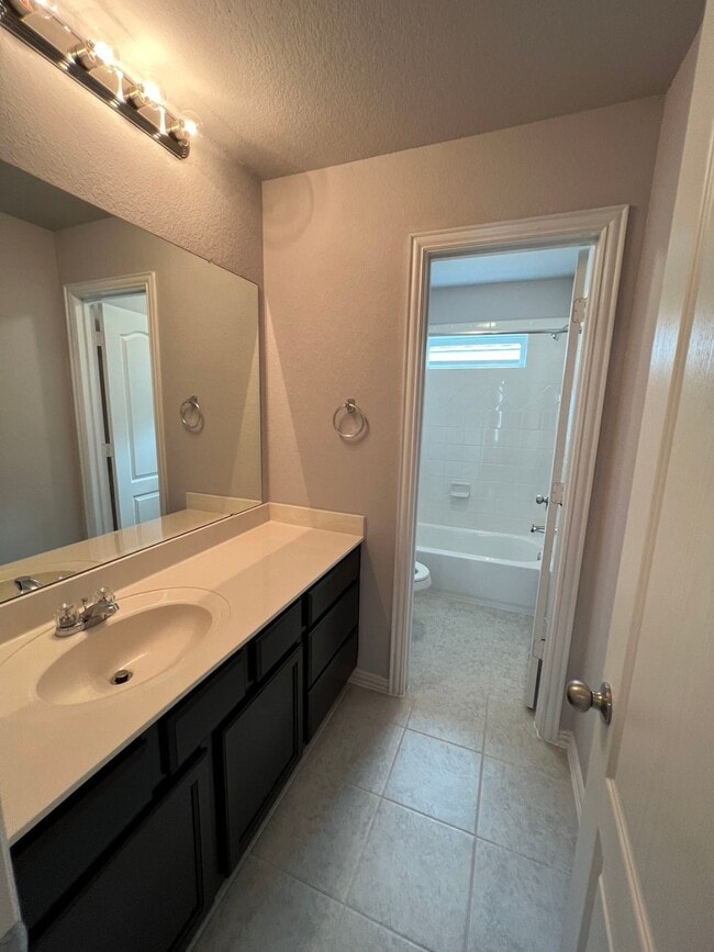 Building Photo - 15446 Islandview Ln