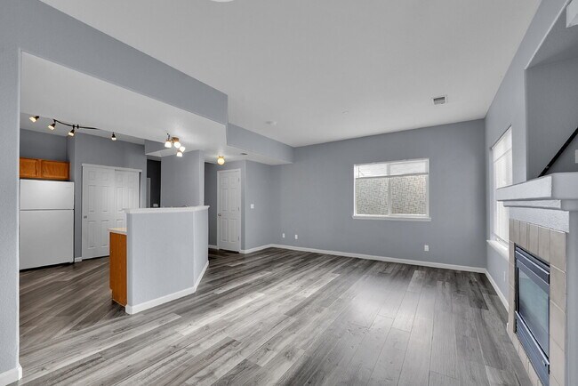 Building Photo - $1,675.00 - 2 Bedrooms, 2.5 Bathrooms, Townhouse in Thornton with Cozy Fireplace!