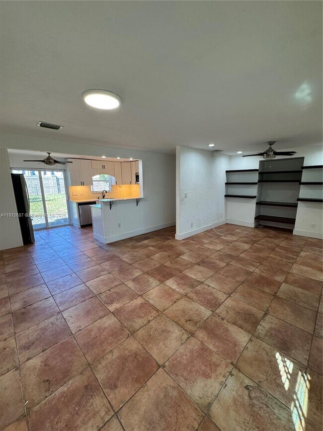 Building Photo - 3110 N 58th Ave