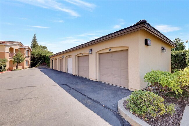 Building Photo - 1501 Secret Ravine Pkwy
