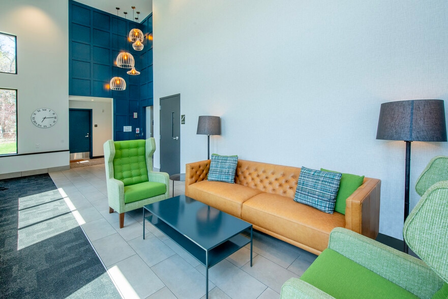 Building Photo - Marshall at Finn