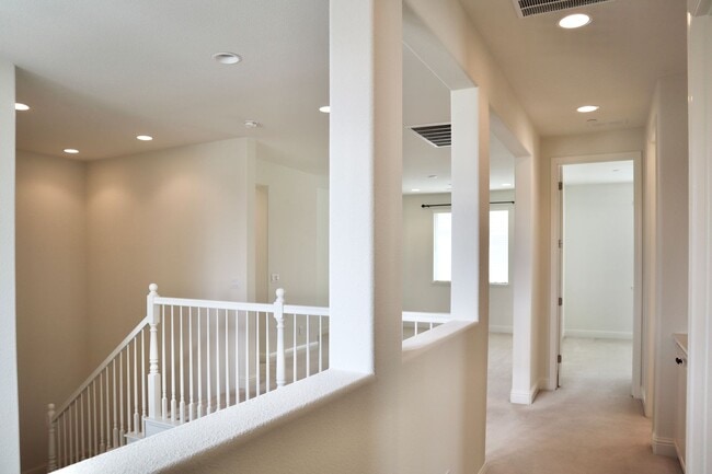 Building Photo - Stunning 3,400 Square Foot Home For Rent! ...