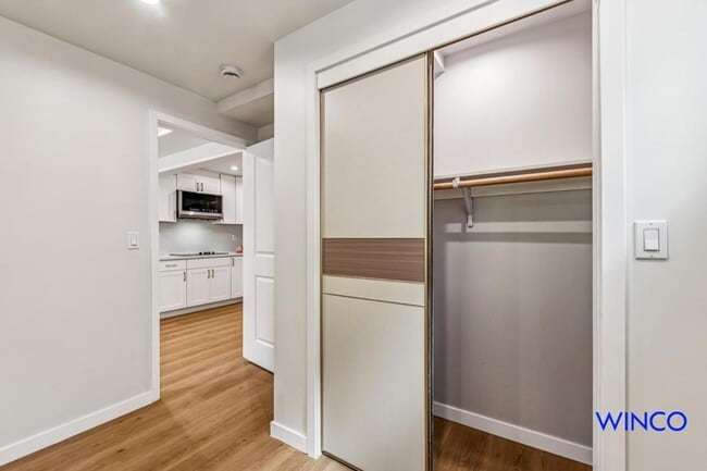 Building Photo - 372 Avalon Dr