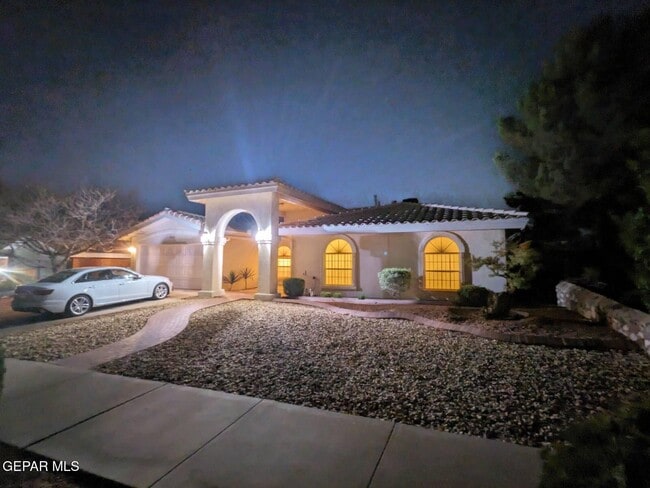 Building Photo - 7417 Mission Viejo Dr