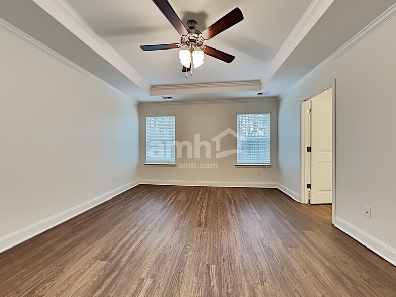 Building Photo - 306 Bering Ln