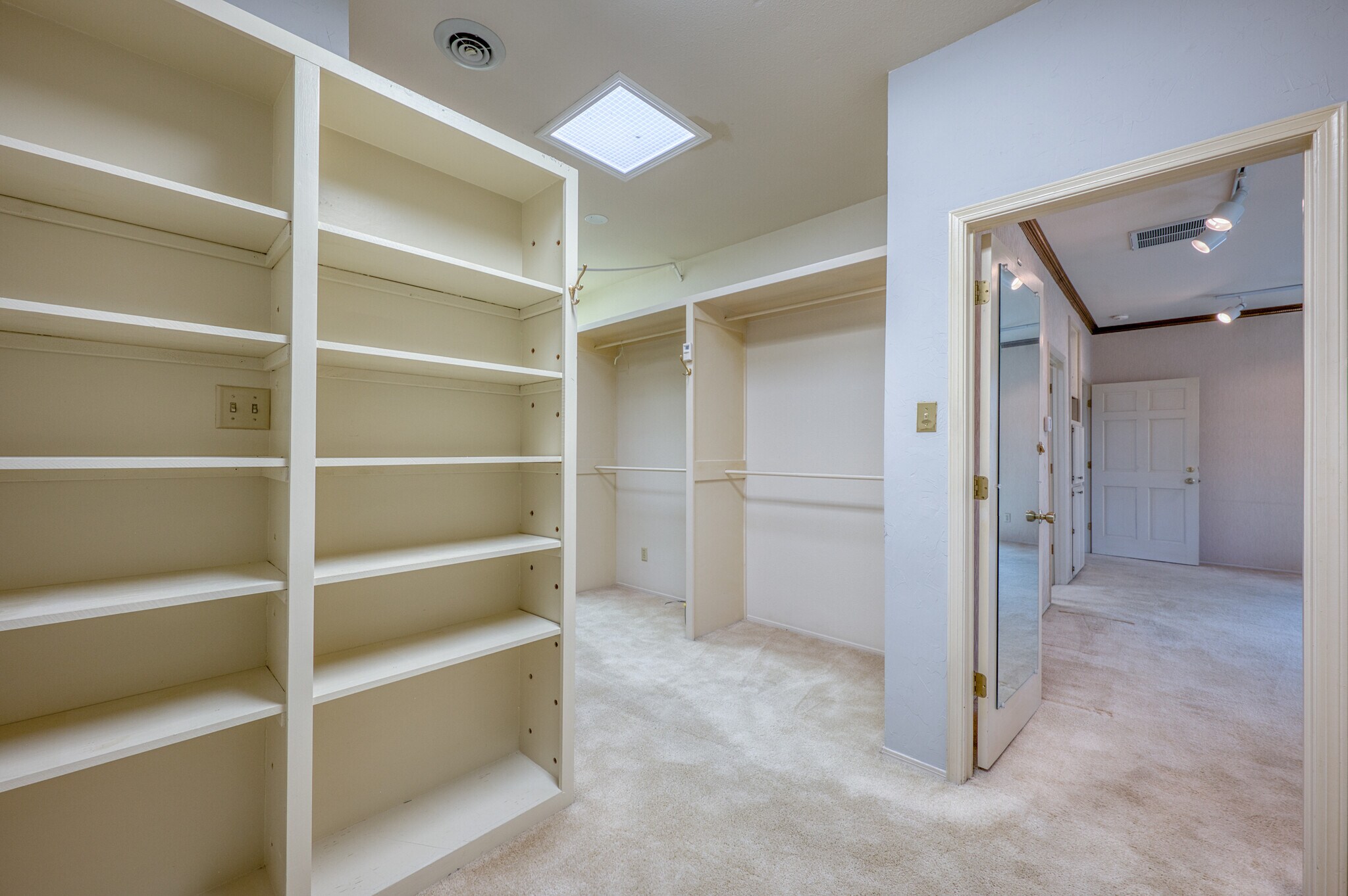 Building Photo - 2611 N Kentucky Ave