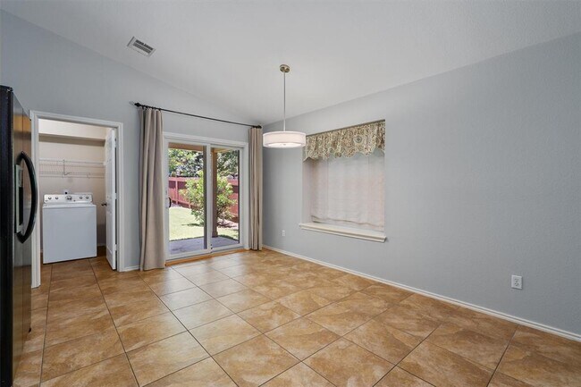 Building Photo - 2304 Jesse Owens Dr