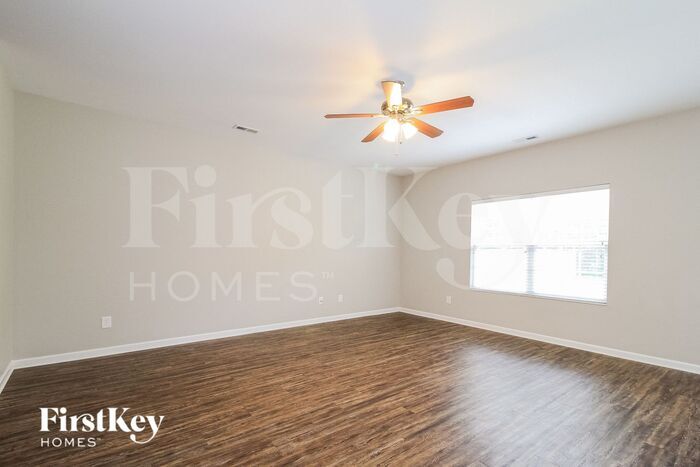 Building Photo - 812 Orchestra Dr